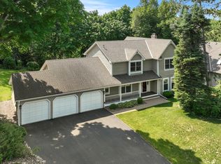 445 Far Hill Rd, Wayzata, MN 55391
