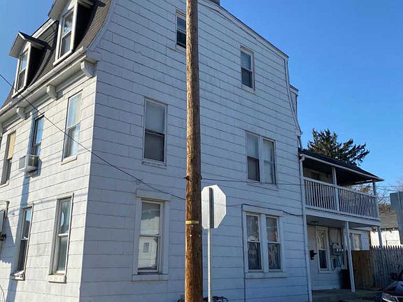 3rd image of 1065 E King St