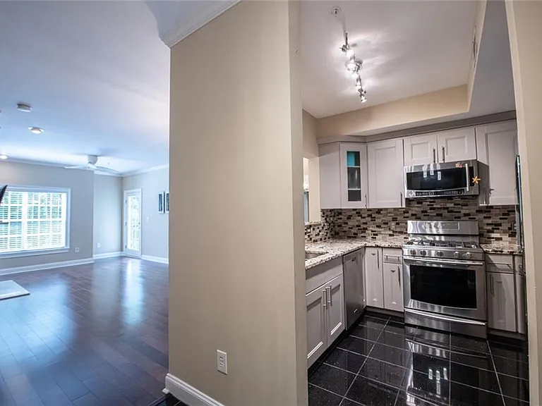 3275 Lenox Rd NE #207 — Photo 4