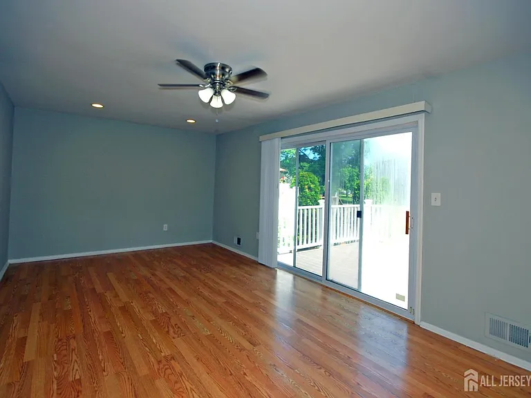 1 Orchid Ct — Photo 4