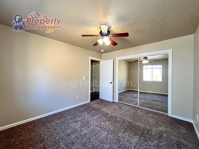 3079 N Columbine Ave — Photo 10