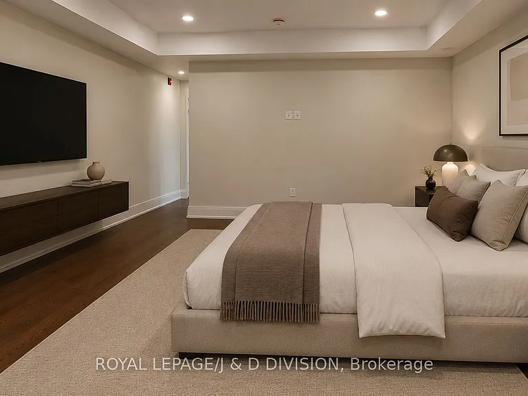 2579 Yonge St #202 — Photo 15