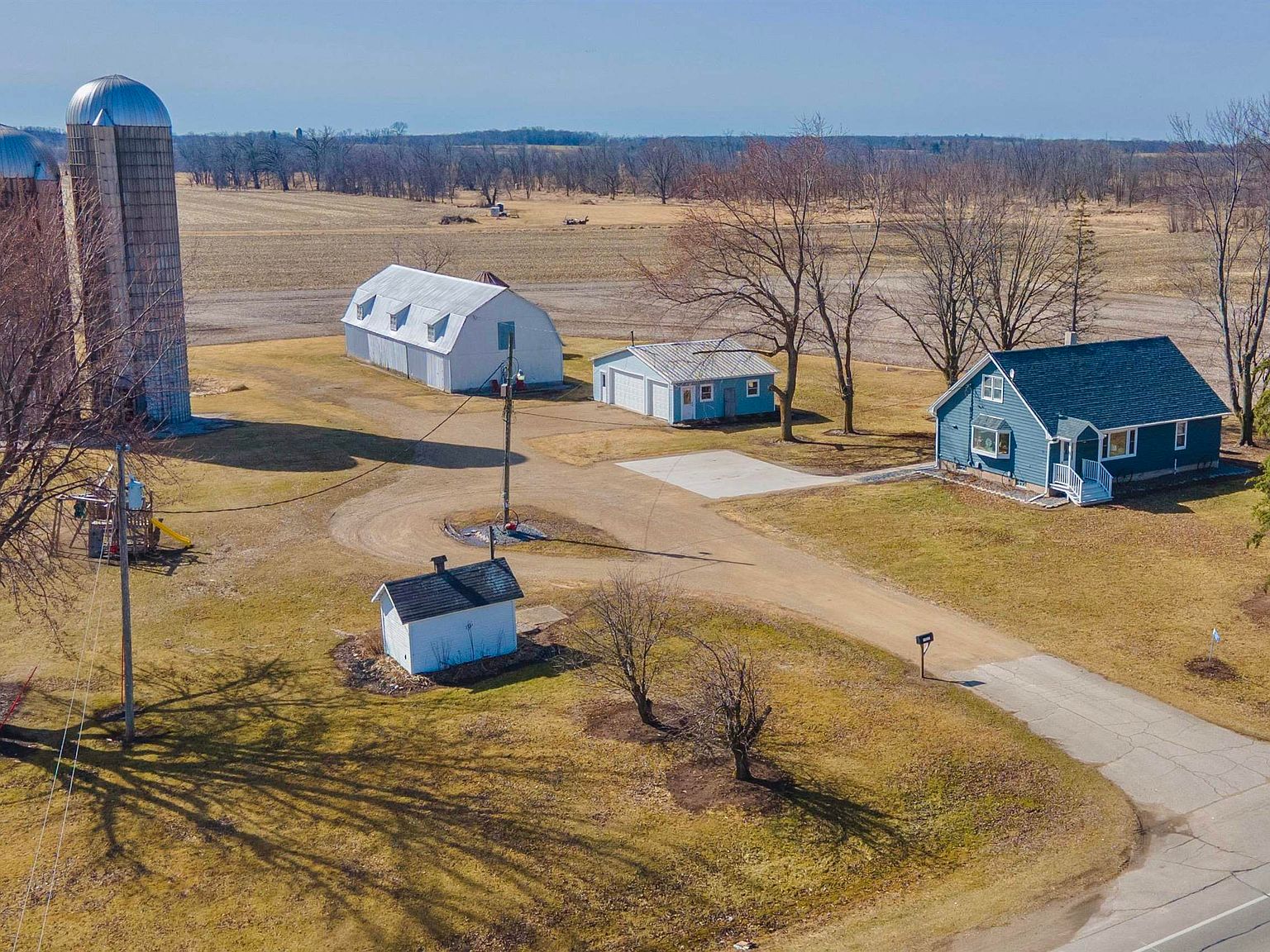 kyeページ 9321 State Road 21, Omro, WI 54963 | Zillow