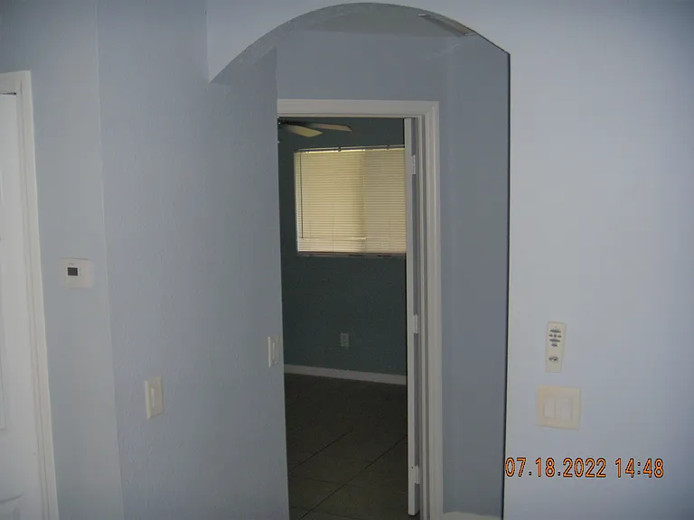 522 NE 24th Pl — Photo 9