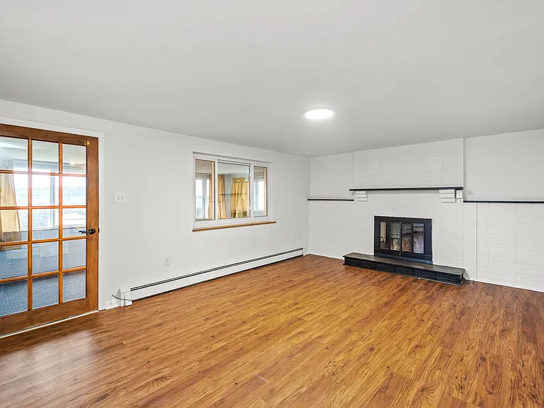 250 Vine St — Photo 17