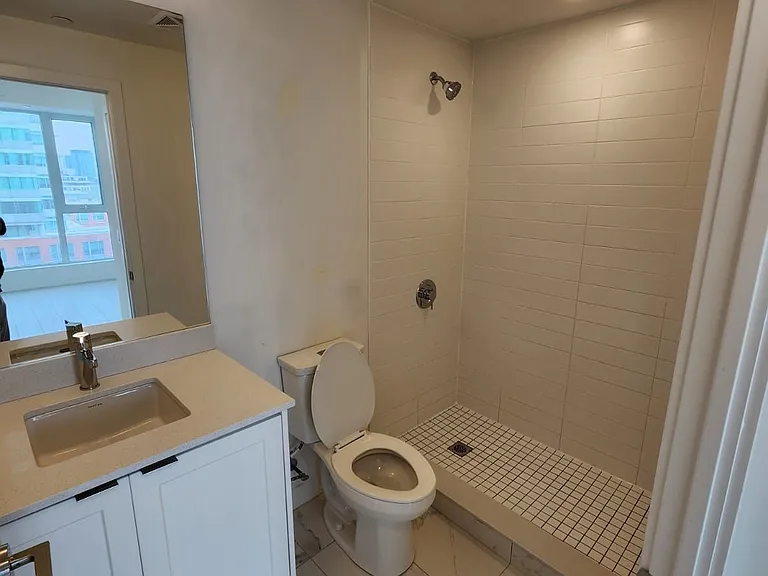 55 Duke St W #601 — Photo 13