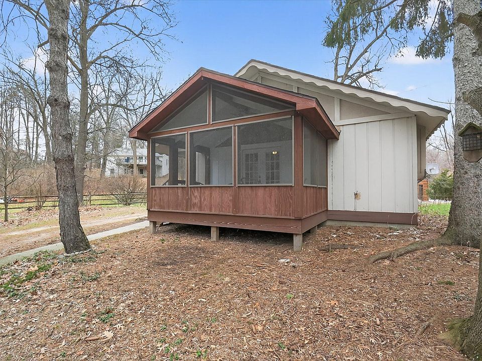 1st image of 123 Kochs Bay