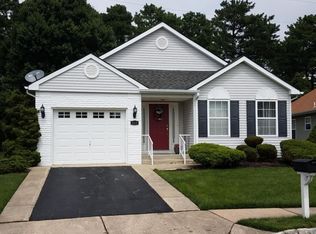 117 Chesterfield Ln, Toms River, NJ
