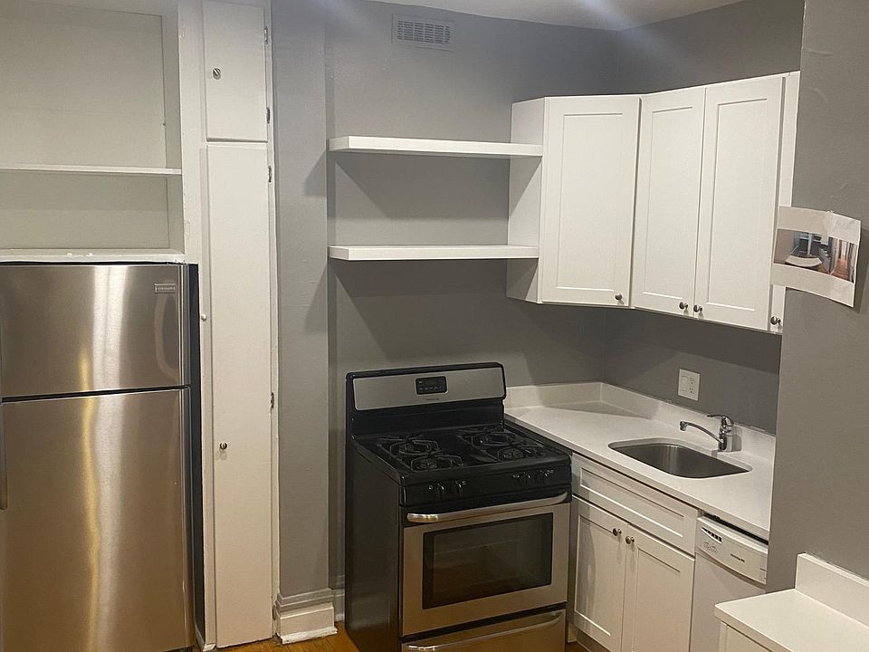 1st image of 401 W Melrose St #2B
