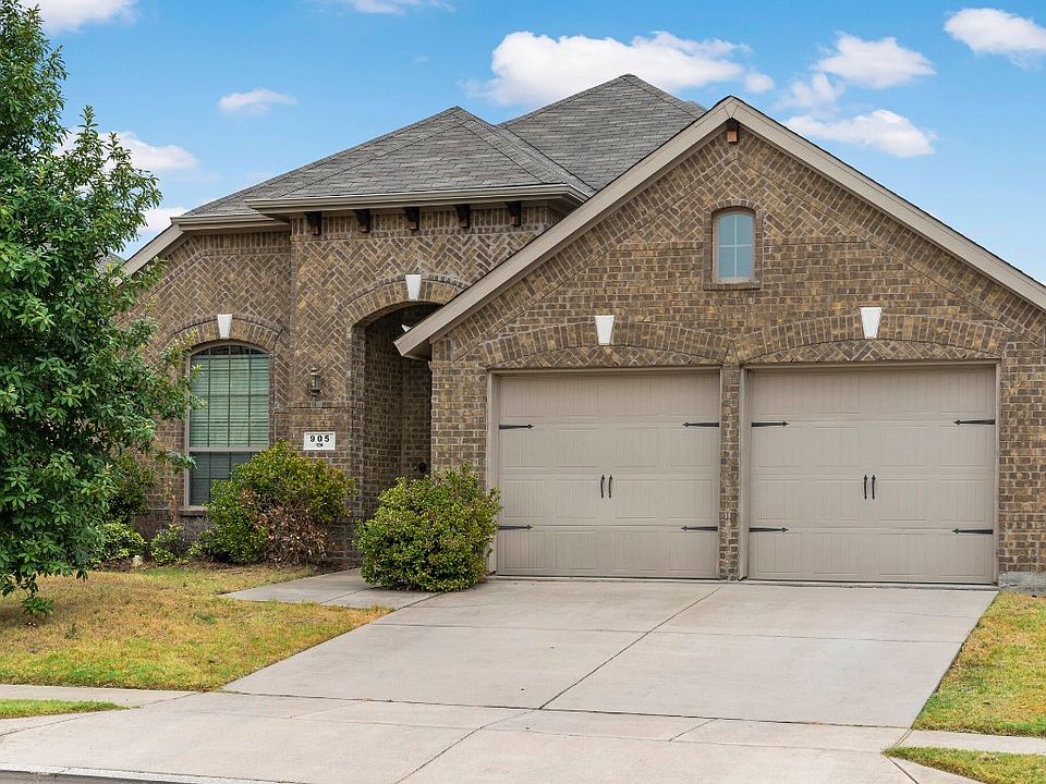 1st image of 905 Green Coral Dr