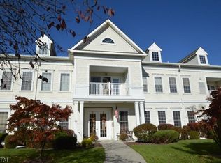 1015 Brookfield Glen Dr, Belvidere, NJ 07823