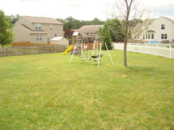 5th image of 4634 Michael Pl