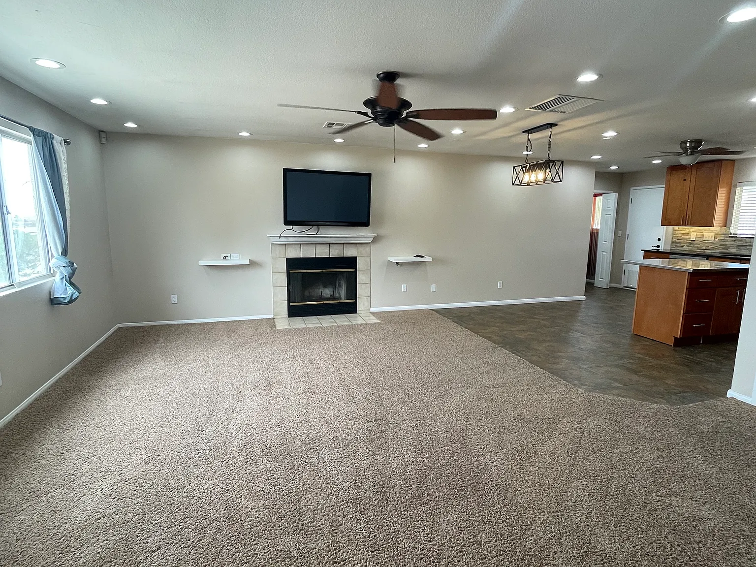 4 bed, 1527 sqft, $1,995 — Photo 4