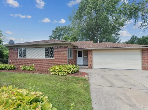 11261 Alwardt Dr, Sterling Heights, MI 48313