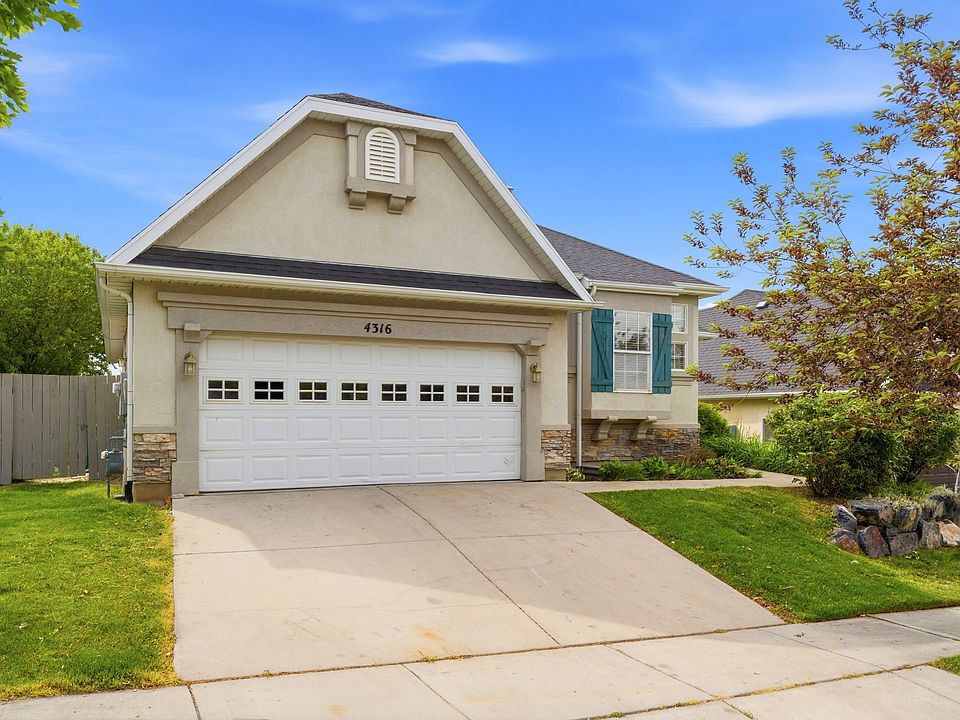 1st image of 4316 N Chestnut Oak Dr