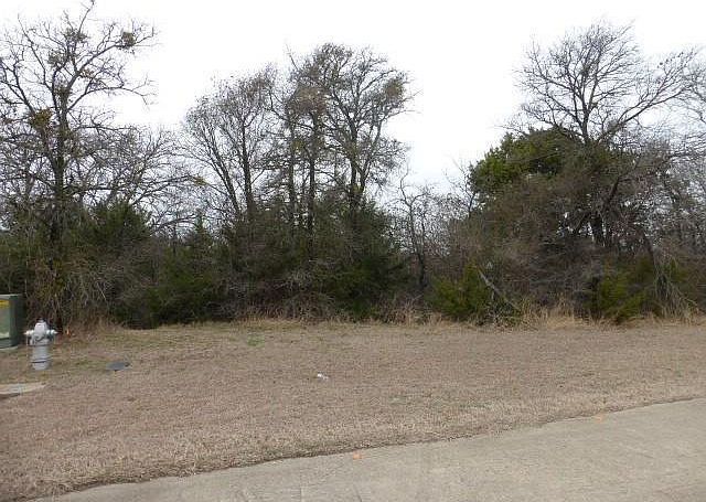 2nd image of 1511 Cypress Bend Dr