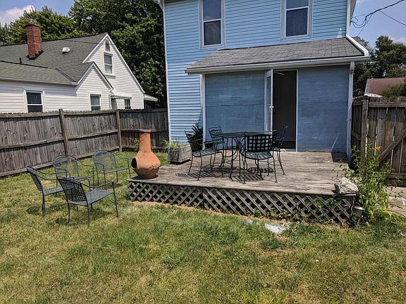 2nd image of 3219 Medina Ave