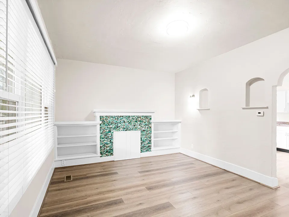 3002 Porter Ave