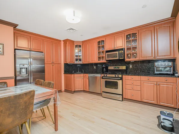 1830 Bath Avenue image 6 of 25