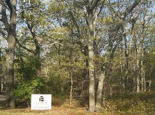 23 Fairway Dr, Oak Bluffs, MA 02557