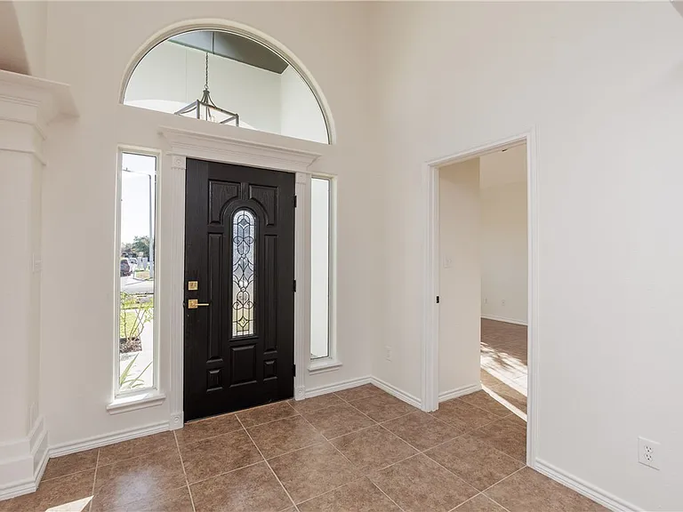 4025 Puget Sound Dr — Photo 2