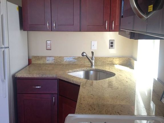 kitchen (unit 2)