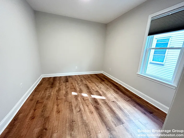 995 Dorchester Ave #2 — Photo 4
