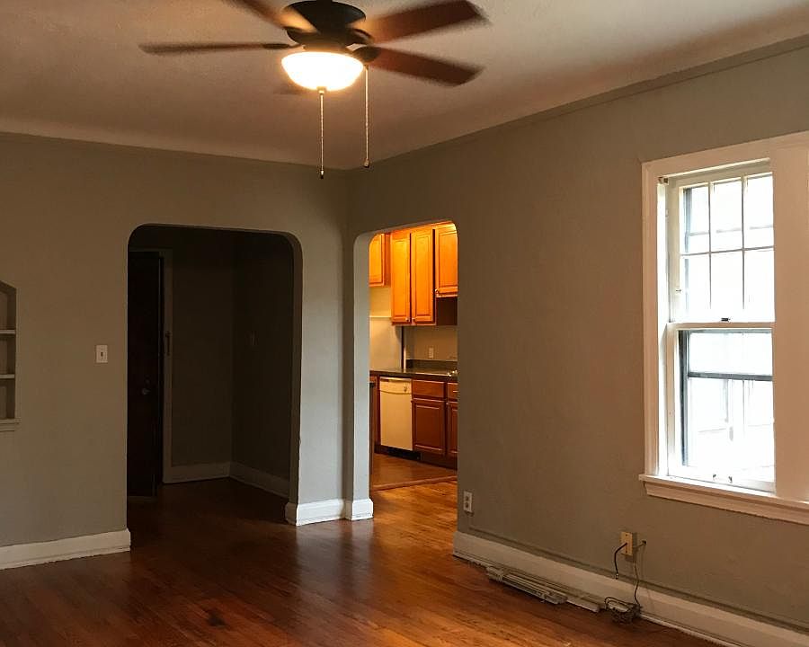 Living Room With Ceiling Fan