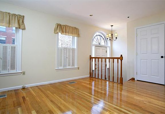 5th image of 9 Main St #9