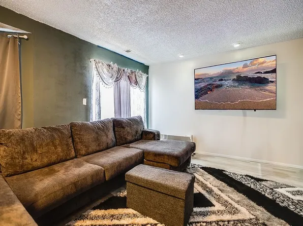 21 Cottonwood St, Jersey City, NJ 07305