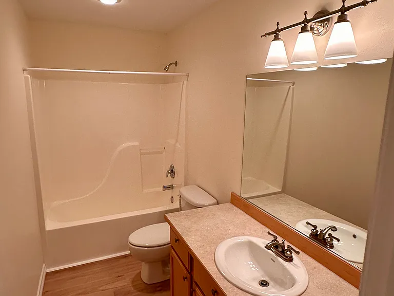 414 Louis Ln — Photo 21
