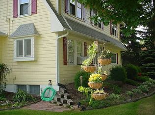 5164 W 210th St, Fairview Park, OH