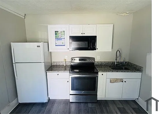 Studio, $1,350 — Photo 4