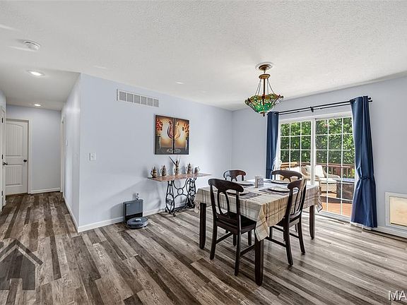 5th image of 18719 Lynn Ln