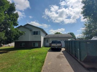 2193 Joes Lake Rd SE, Cambridge, MN 55008