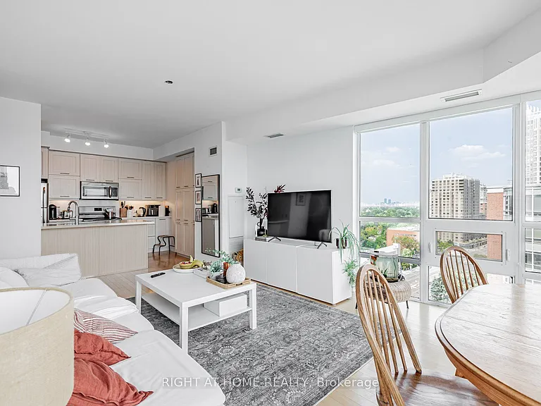 26 Norton Ave #1603 — Photo 3