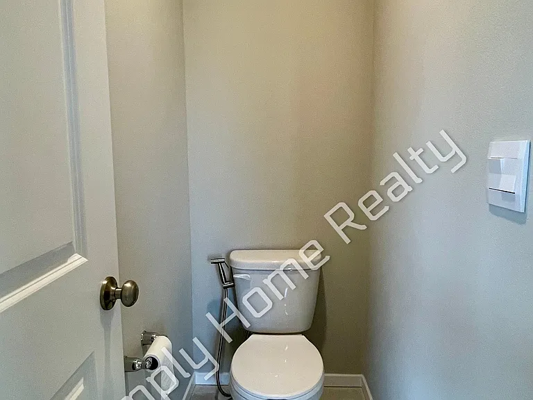18715 Emmons Ct E — Photo 19