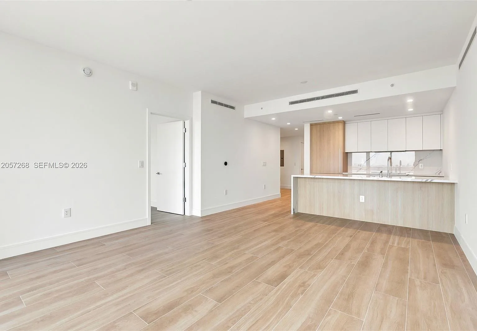 2 bed, 3.0 bath, $8,500 — Photo 3