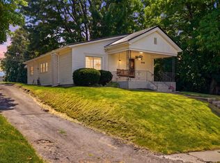 606 E Main St, Albion, IN 46701