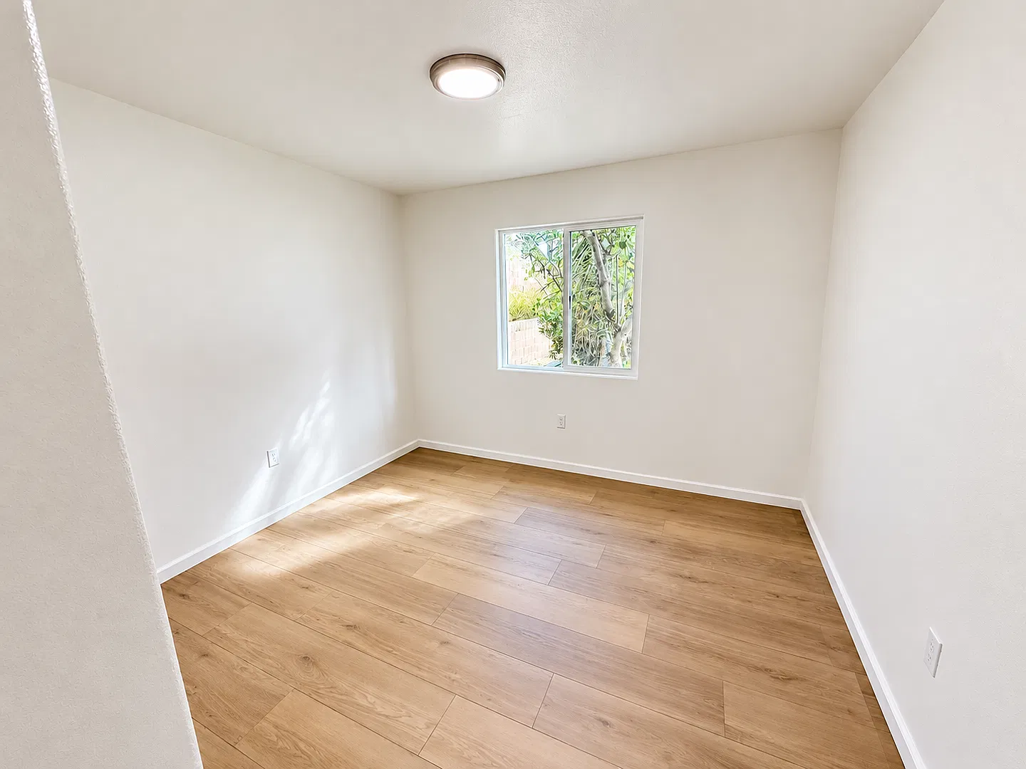 4168 Woodland St — Photo 3