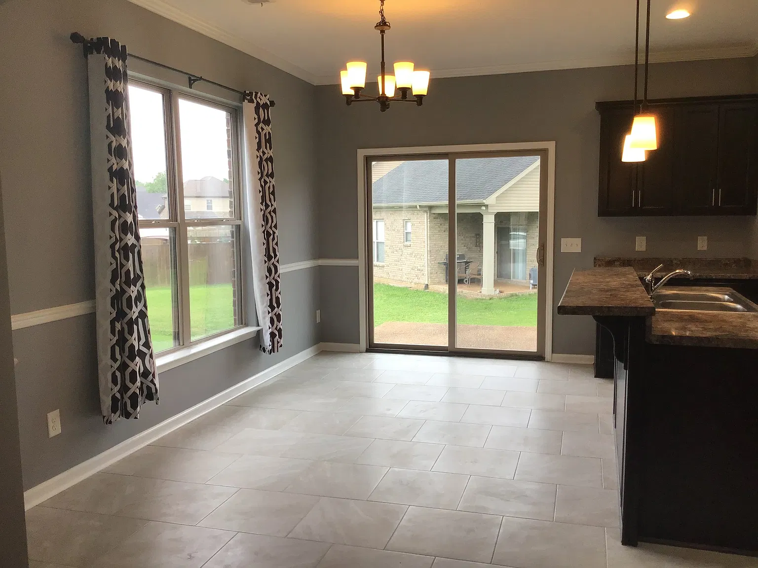 4 bed, 3.0 bath, 2112 sqft, $2,600 — Photo 4