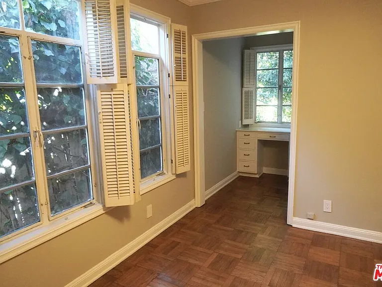 951 Masselin Ave — Photo 29