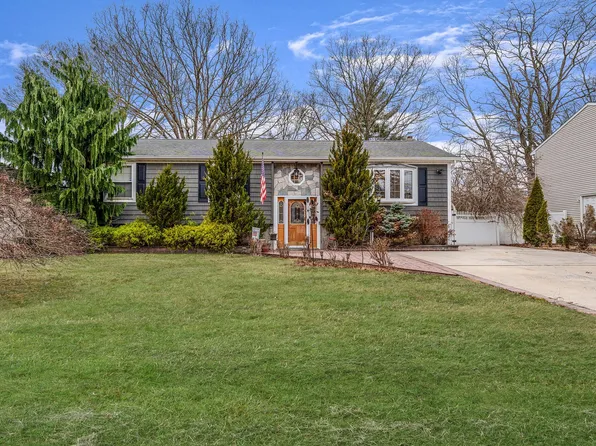 1151 Joselson Avenue, Bay Shore, NY 11706