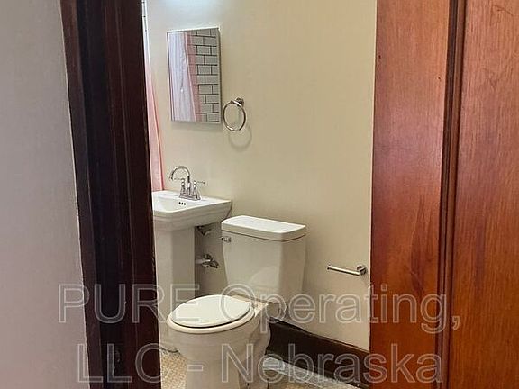 5th image of 120 N 6th St APT G