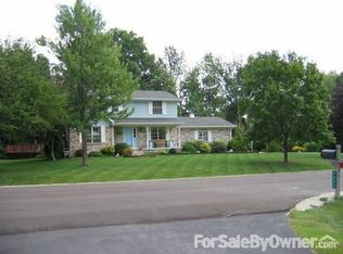 2418 Meadowdown Dr, Owosso, MI 48867