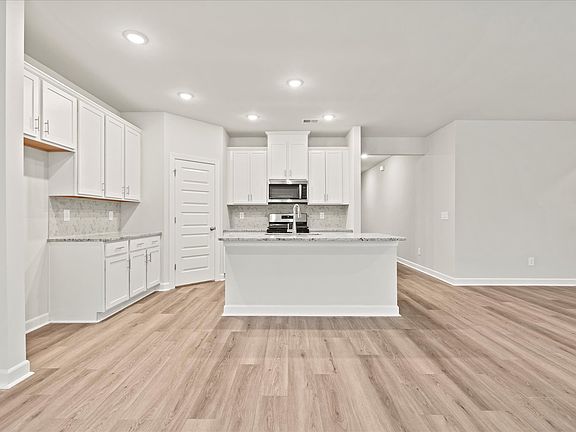 Welcome to the Brentwood floorplan at The Farm at Wells Creek - Signature Collection.