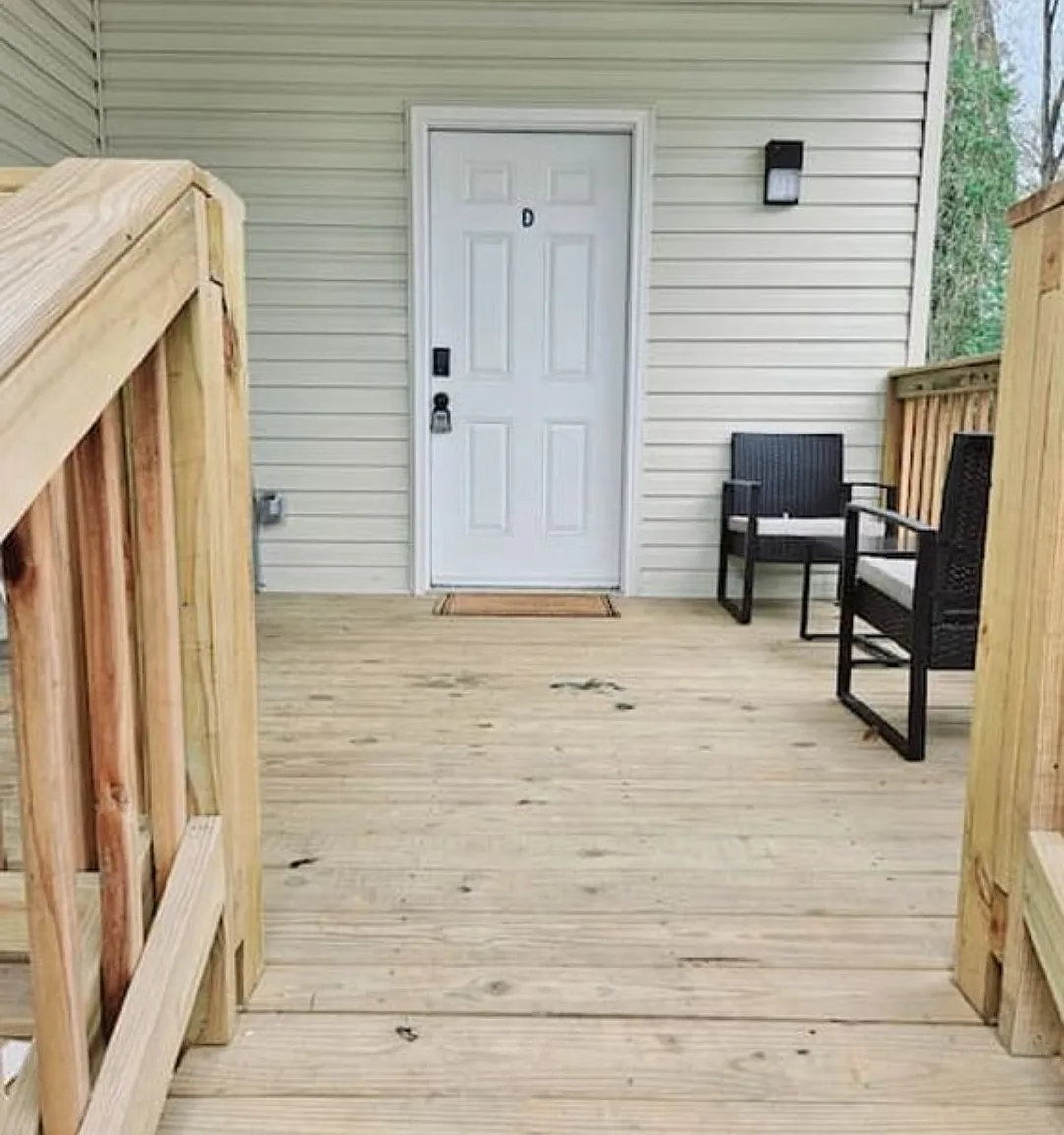 954 Joseph E Boone Blvd NW — Photo 3