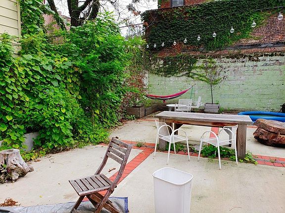 5th image of 42 Richardson St #1