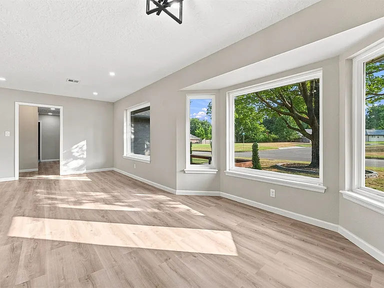 6655 S 67th East Ave — Photo 19