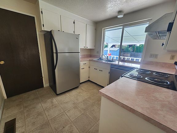 4th image of 1420 S 33rd Ave